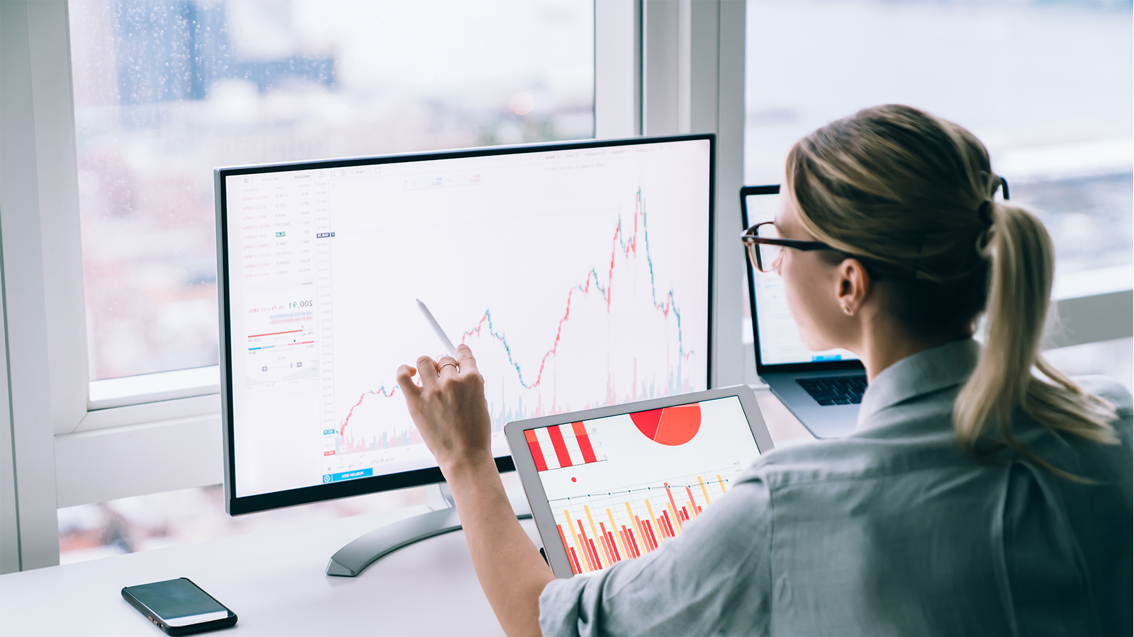 Common Property Management Bookkeeping Mistakes (And How AccuBooks Prevents Them)